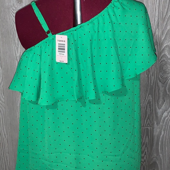 NWT Torrid Polka Dot Georgette One Shoulder Top - Picture 3 of 4